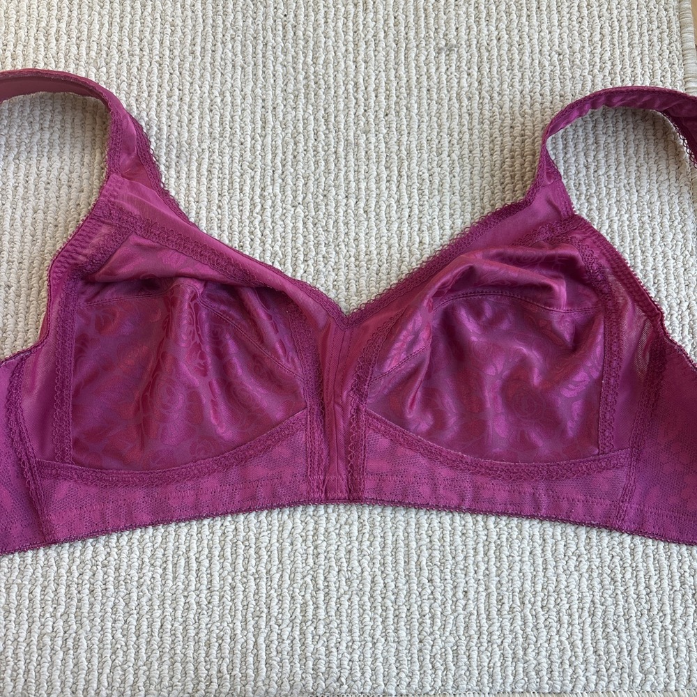Playtex 18 Hour No Wire Bra 40B Pink Satin Soft Cup Adjustable Strap 4693